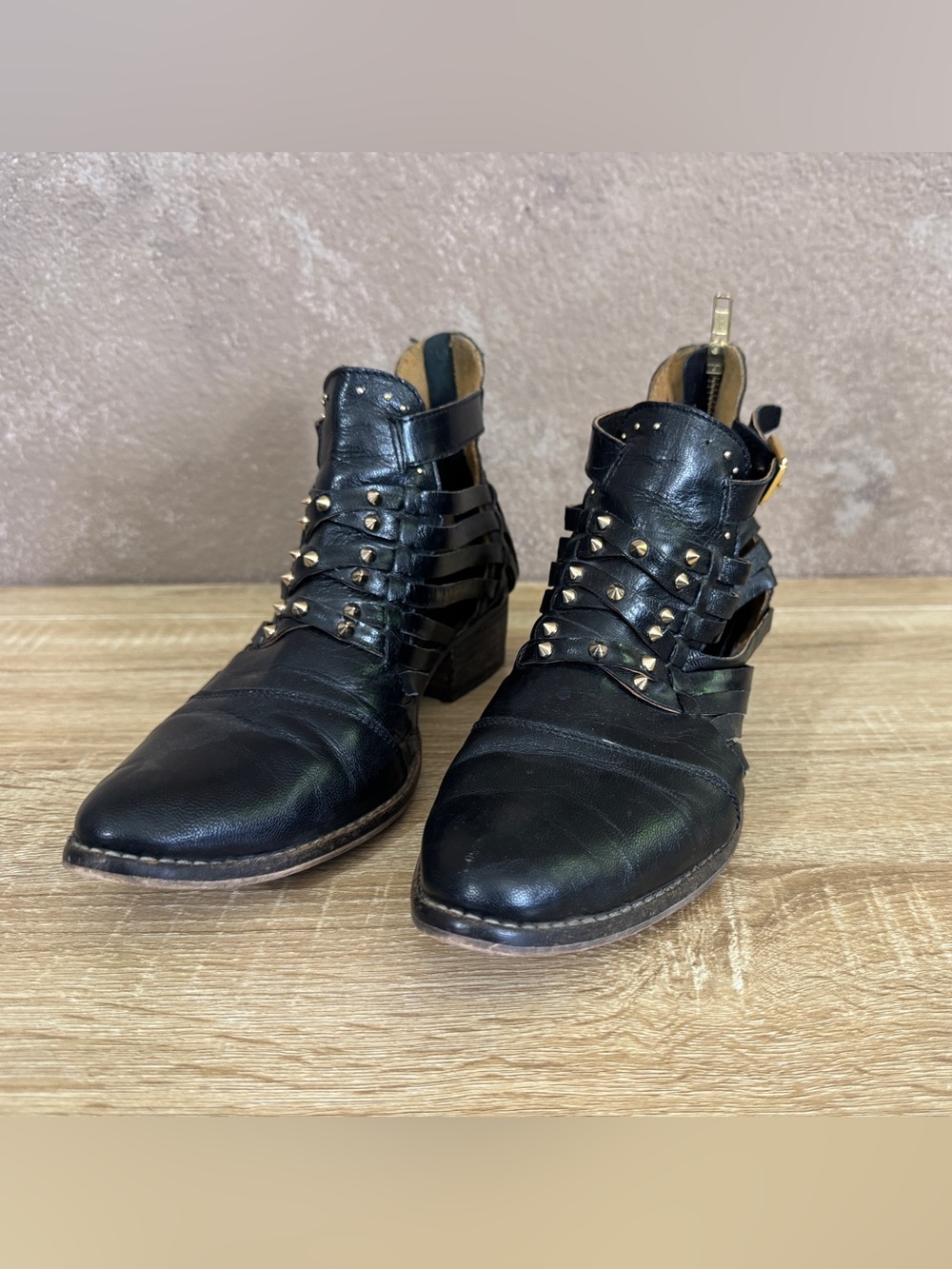FREE PEOPLE X Matisse Real Black Leather Stud Cutout Ankle Boots Women’s Sz 7.5